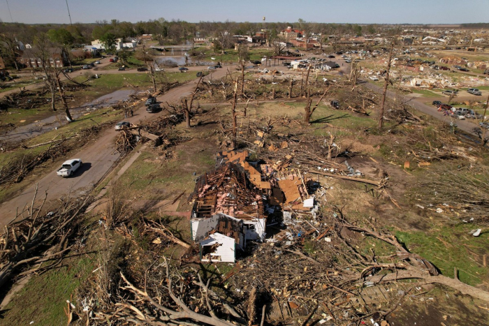 На что способно торнадо: Торнадо в Миссисипи, США