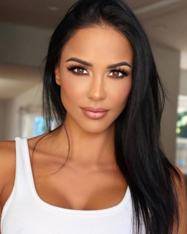 Красотка с большими глазами - ЯЗнал