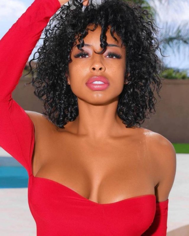 Красотка с большими глазами - ЯЗнал