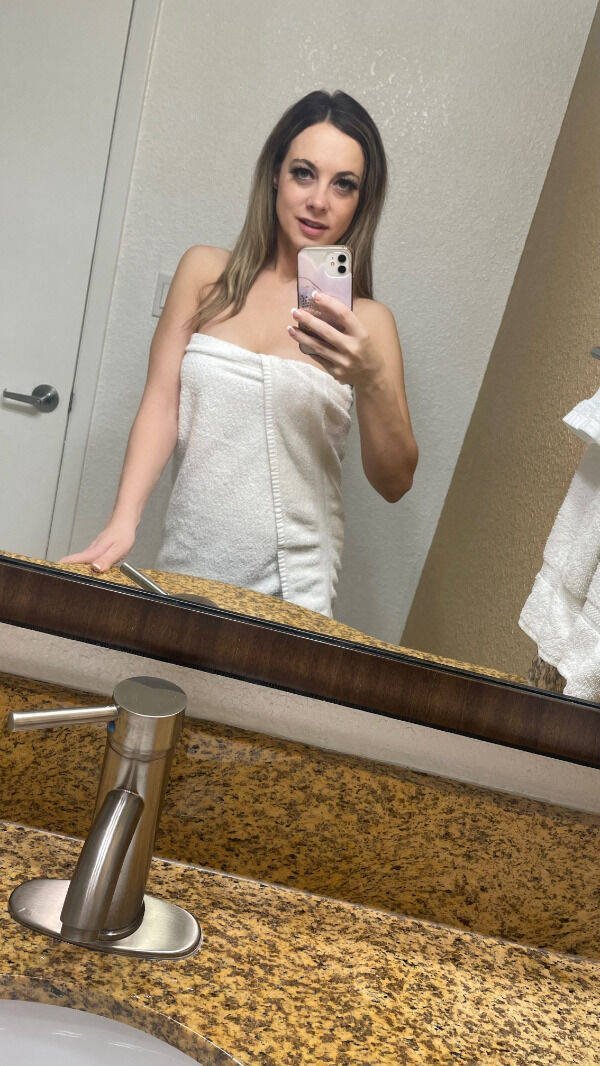 Девушки в полотенцах