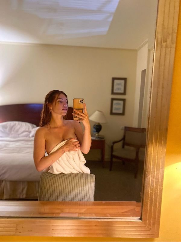 Девушки в полотенце