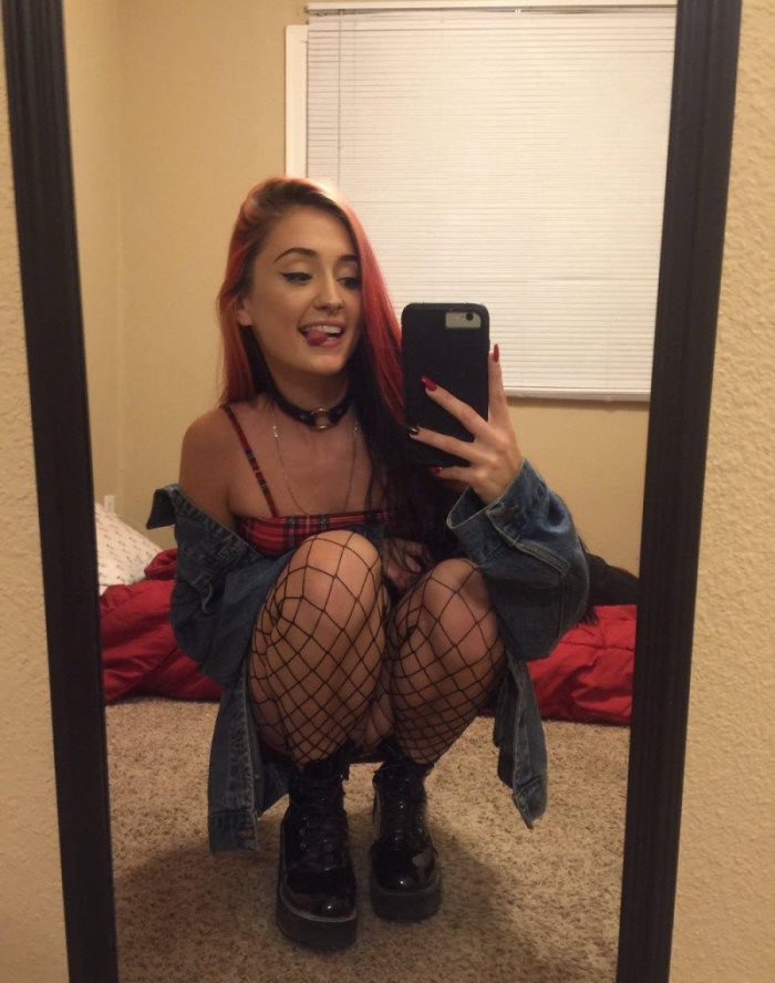 Сексуальные селфи