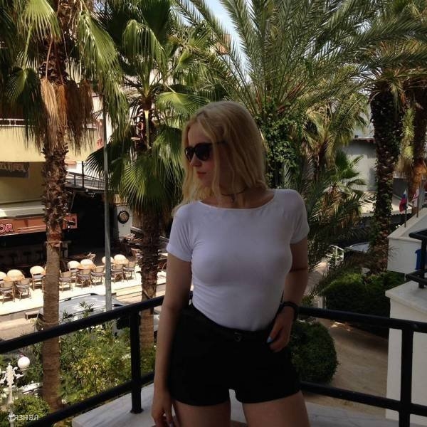 Девушки без лифчика - ЯЗнал