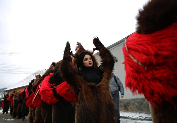 Ритуальные танцы медведей в Румынии