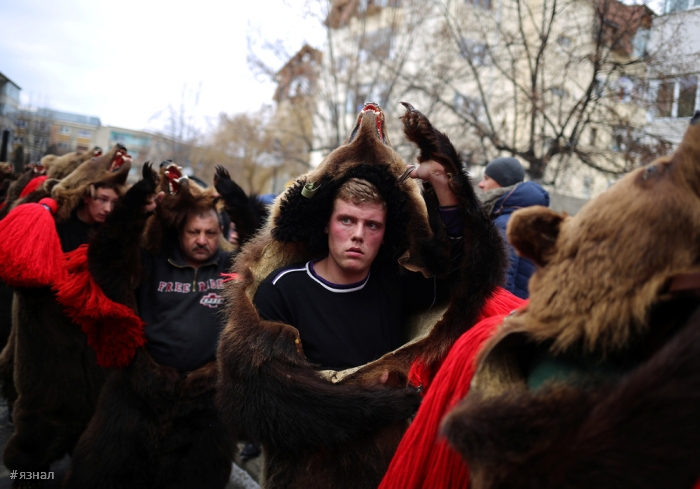 Ритуальные танцы медведей в Румынии