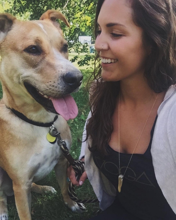 Весёлые девушки с собаками