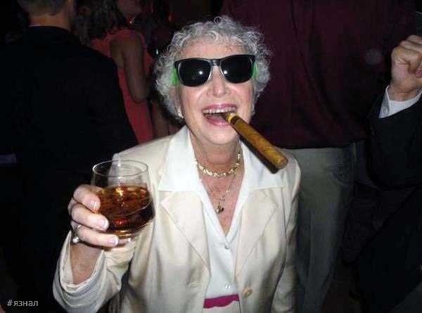 Веселые старушки в кадре