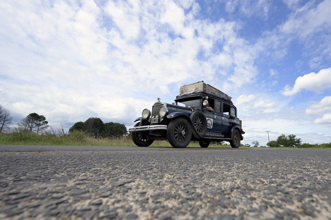 Невероятное 25-летнее путешествие: как семья Запп объехала мир на авто 1928 года