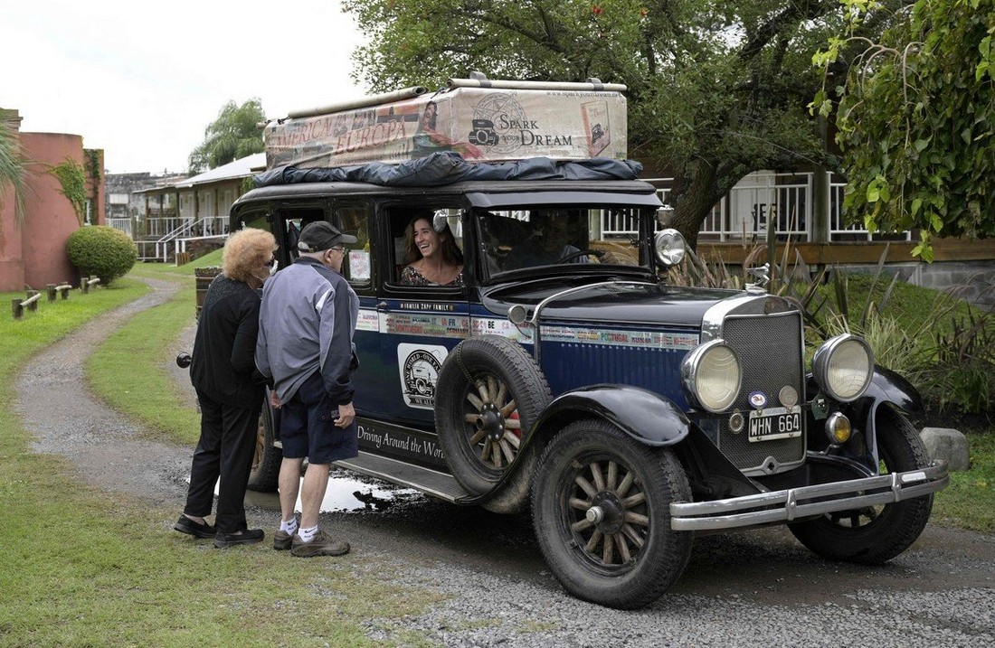 Невероятное 25-летнее путешествие: как семья Запп объехала мир на авто 1928 года