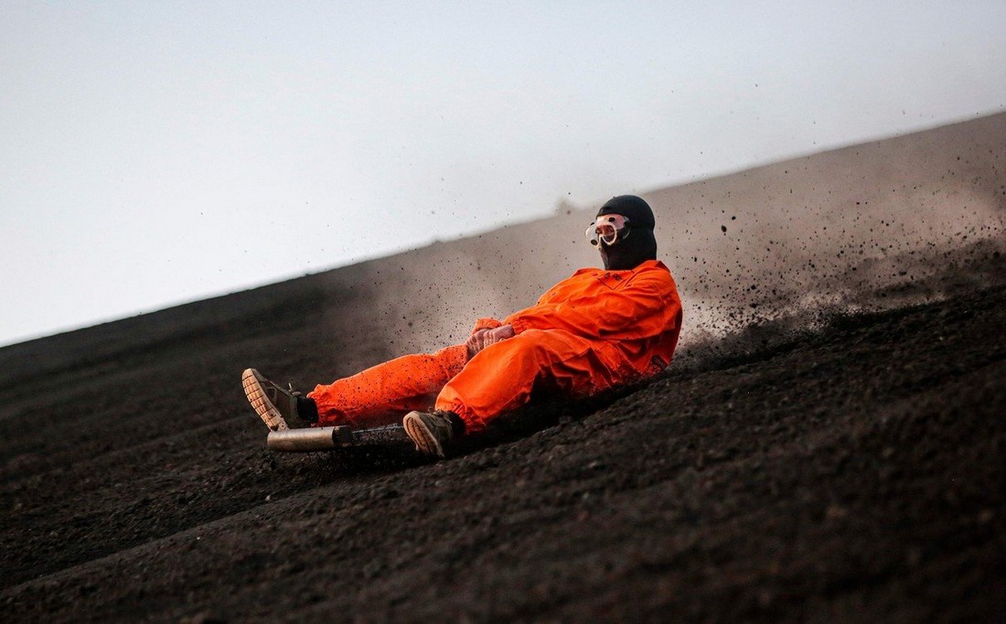 Вулканический сёрфинг: Спуск по горячим следам адреналина