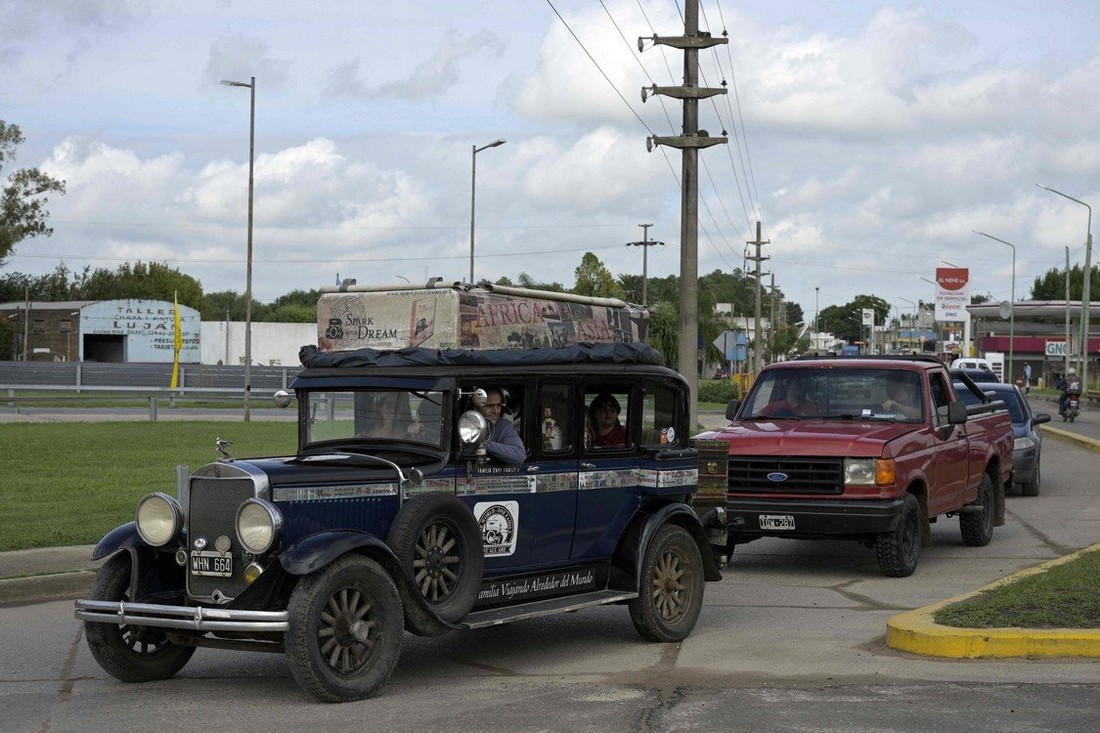 Невероятное 25-летнее путешествие: как семья Запп объехала мир на авто 1928 года