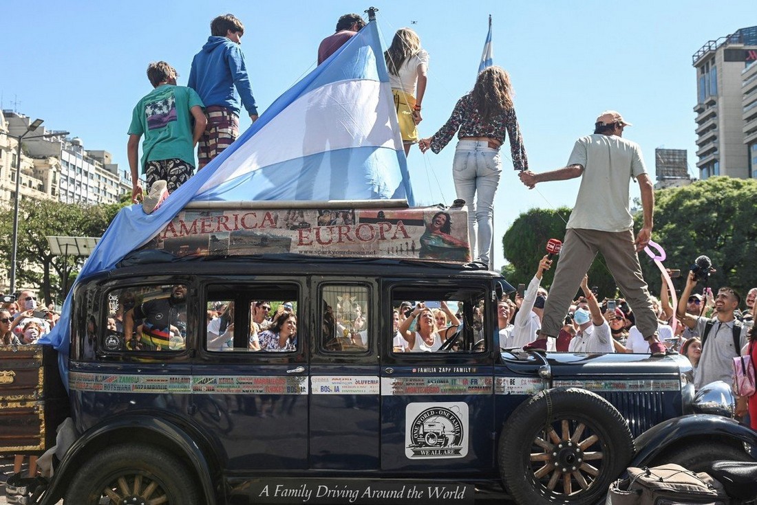 Невероятное 25-летнее путешествие: как семья Запп объехала мир на авто 1928 года