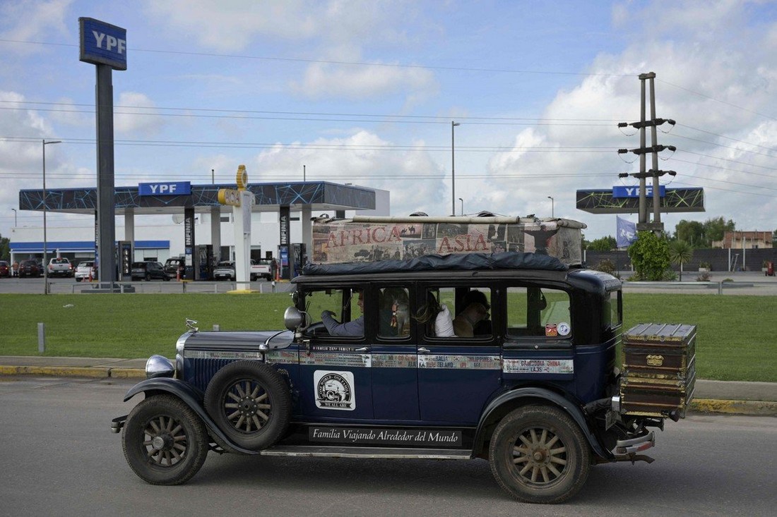 Невероятное 25-летнее путешествие: как семья Запп объехала мир на авто 1928 года