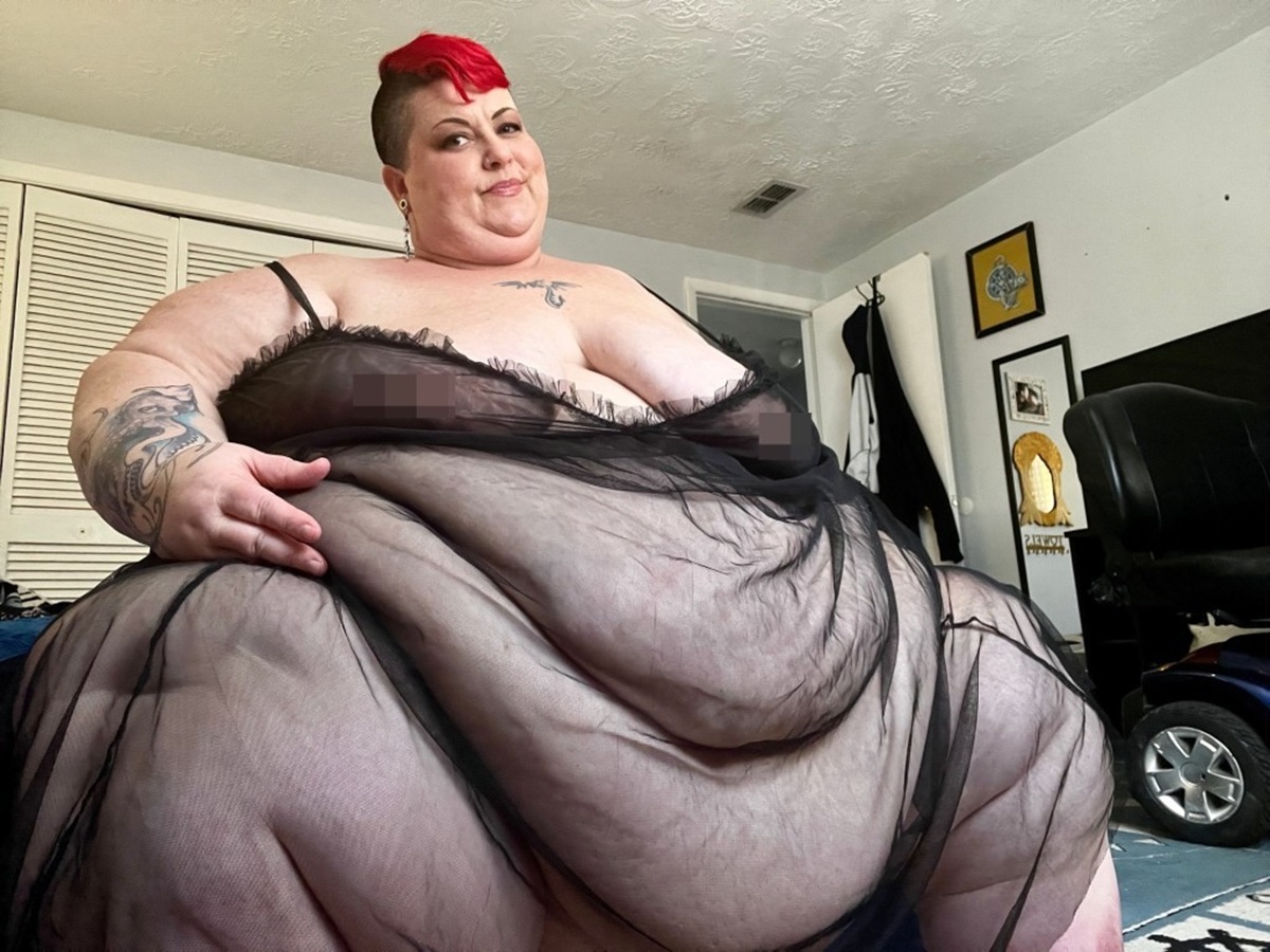 362 кг уверенности: как Ринайе Старр зарабатывает $5000 в месяц, вдохновляя тысячи своими необычными фетишами!