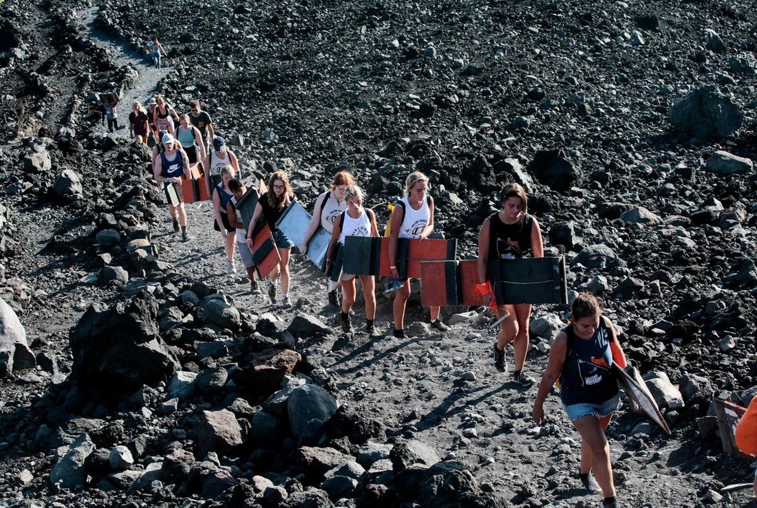 Вулканический сёрфинг: Спуск по горячим следам адреналина