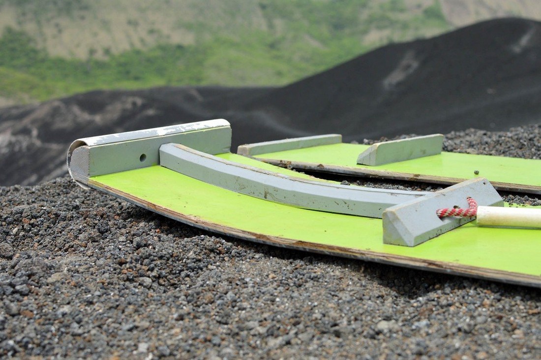 Вулканический сёрфинг: Спуск по горячим следам адреналина