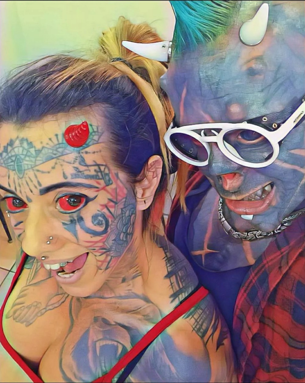 Бразилец Мишель Праддо, известный как "Человек-сатана", установил мировой рекорд по количеству рогов на голове