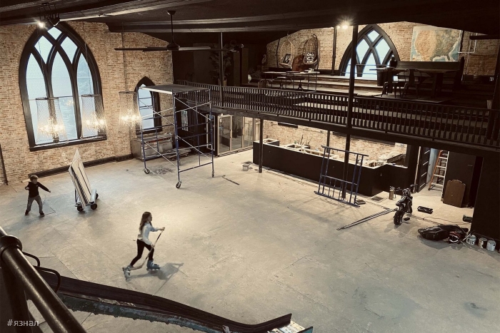 Семья превратила старую церковь в уютный дом своей мечты