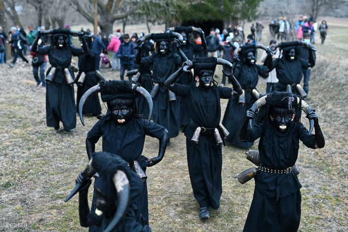 Карнавал дьяволов в Лусоне древние традиции, магия и весеннее пробуждение