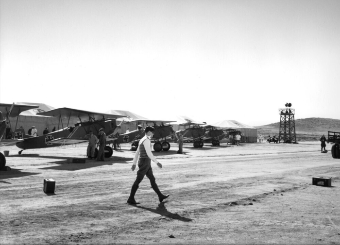 Фото со съёмочных площадок любимых фильмов Бриджитт Лакомб