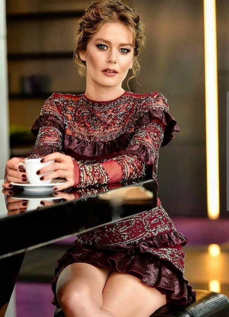 Горячие фото Бурджу Бириджик