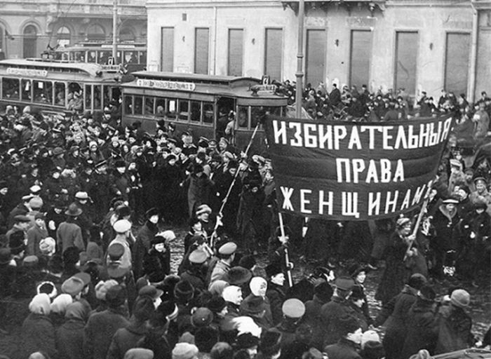 Как на самом деле появился женский праздник 8 марта