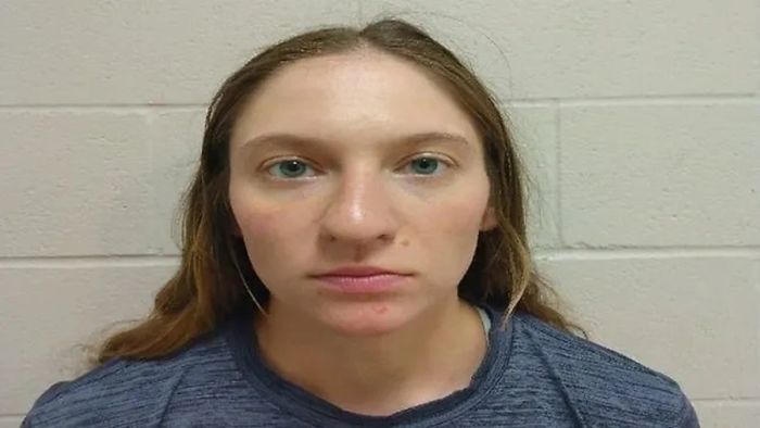 В США арестована 25-летняя учительница, совратившая школьника